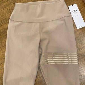 Alo Yoga High Waisted Vapor Leggings
